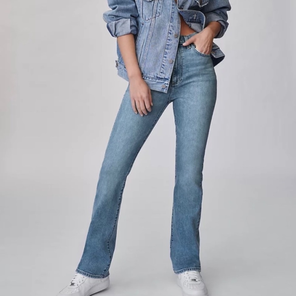 ARITZIA HIGH WAISTED JEANS Denim Forum - The Bailey High Rise Boot 32L